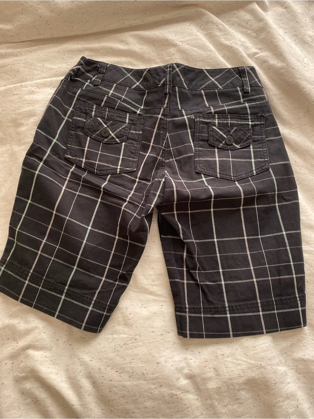 Hurley Plaid Shorts Size 7 Black Gray Surf Skate Y2K
